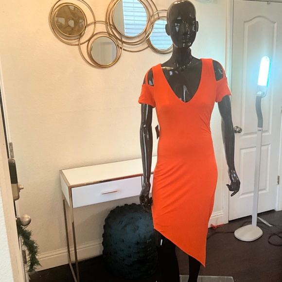 NWT BEBE KNIT SHOULDER ASYMMETRICAL FITTED MIDI DRESS M - Picture 7 of 10